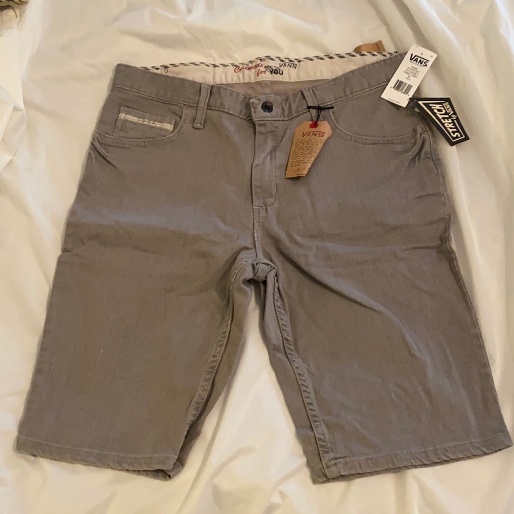 Vans Rutledge II shorts sz 32 new with tags
